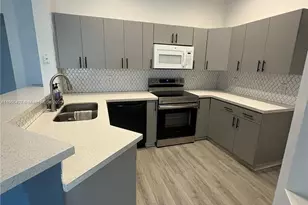 1499 Presidio Dr, Weston, FL 33327 - Photo 9