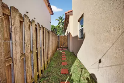 379 NE 25th Ter, Homestead, FL 33033 - Photo 39