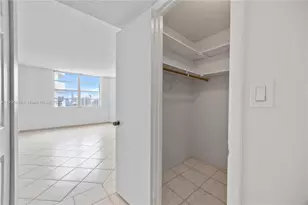 2750 NE 183rd St, Aventura, FL 33160 - Photo 21