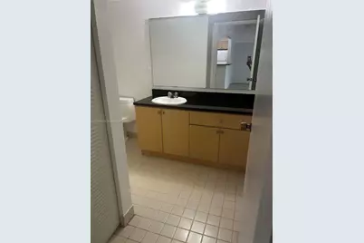 7110 NW 179th St #110, Hialeah, FL 33015 - Photo 7