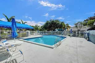 8465 Waterford Cir, Tamarac, FL 33321 - Photo 23