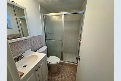 2005 Jefferson St #205, Hollywood, FL 33020 - Photo 9