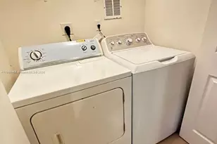 11002 NW 83rd St, Doral, FL 33178 - Photo 7