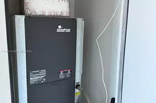 253 NE 2nd St, Miami, FL 33132 - Photo 21