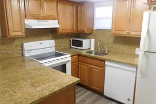 8290 Lake Dr, Doral, FL 33166 - Photo 7