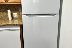 8290 Lake Dr, Doral, FL 33166 - Photo 9