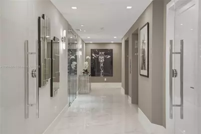 300 S Pointe Dr #4306, Miami Beach, FL 33139 - Photo 3
