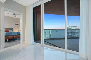 300 South Pointe Dr, Miami Beach, FL 33139 - Photo 33