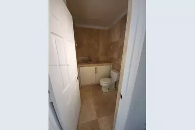 7707 Hawthorne Ave, Miami Beach, FL 33141 - Photo 9