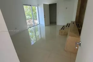 7707 Hawthorne Ave, Miami Beach, FL 33141 - Photo 15