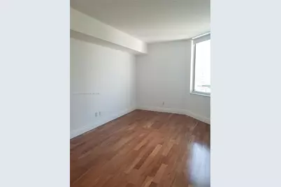 325 S Biscayne Blvd #521, Miami, FL 33131 - Photo 3