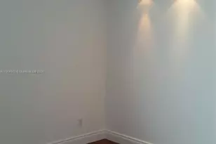 325 S Biscayne Blvd, Miami, FL 33131 - Photo 11