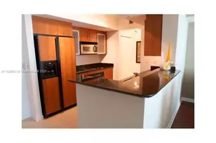 325 S Biscayne Blvd, Miami, FL 33131 - Photo 5