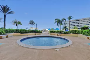 7601 E Treasure Dr, North Bay Village, FL 33141 - Photo 37