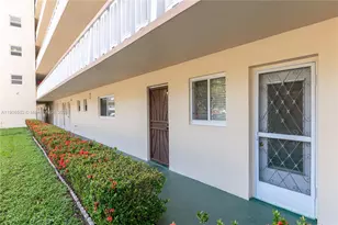 1001 NE 14th Ave, Hallandale Beach, FL 33009 - Photo 27