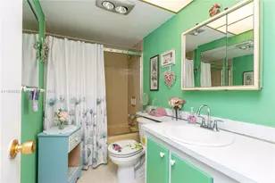 1001 NE 14th Ave, Hallandale Beach, FL 33009 - Photo 15