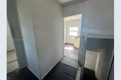 733 NW 27th Ave, Fort Lauderdale, FL 33311 - Photo 47