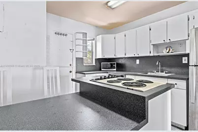 1950 W 54th St #313, Hialeah, FL 33012 - Photo 15