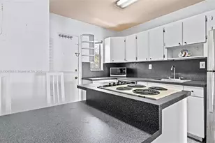 1950 W 54th St, Hialeah, FL 33012 - Photo 15