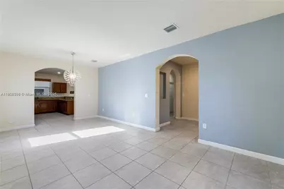16946 SW 90th Terr Cir, Miami, FL 33196 - Photo 13