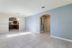 16946 SW 90th Terrace Cir, Miami, FL 33196 - Photo 13