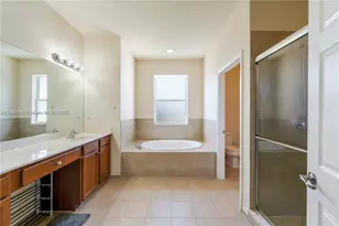 16946 SW 90th Terrace Cir, Miami, FL 33196 - Photo 19