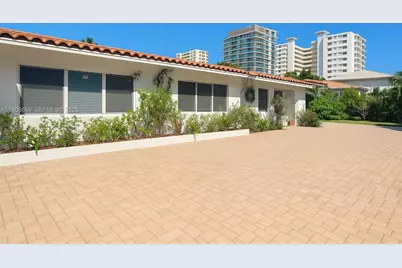 3221 NE 7th St #1, Pompano Beach, FL 33062 - Photo 1