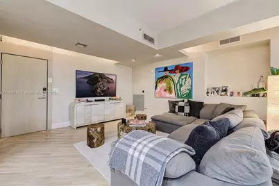 2001 Meridian Ave #307, Miami Beach, FL 33139 - Photo 3