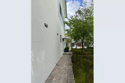4428 NW 9th St #4428, Plantation, FL 33317 - Photo 5