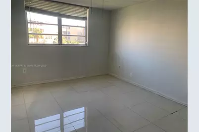 1700 NE 191st St #206, Miami, FL 33179 - Photo 3