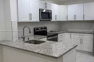 10592 Royal Palm Blvd, Coral Springs, FL 33065 - Photo 7