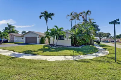 9350 NW 43rd Mnr, Sunrise, FL 33351 - Photo 3