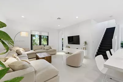 617 NE 191st St, Miami, FL 33179 - Photo 11