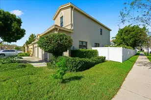 617 NE 191st St, Miami, FL 33179 - Photo 75