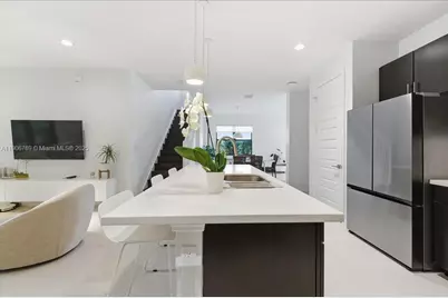 617 NE 191st St, Miami, FL 33179 - Photo 13