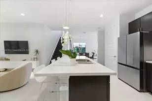 617 NE 191st St, Miami, FL 33179 - Photo 13