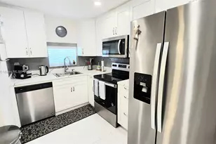 8930 S Hollybrook Blvd, Pembroke Pines, FL 33025 - Photo 1