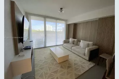 16385 Biscayne Blvd #304, North Miami Beach, FL 33160 - Photo 1