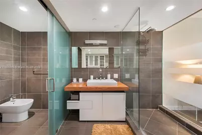 2155 Washington Ct #309, Miami Beach, FL 33139 - Photo 15