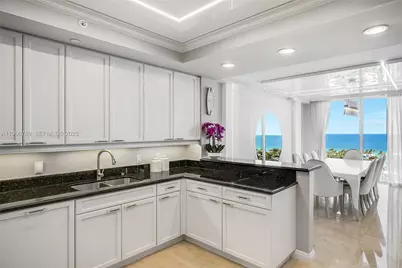 20201 E Country Club Dr #1903, Aventura, FL 33180 - Photo 13