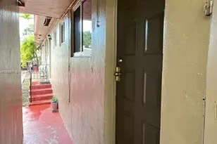 554 NE 68th St, Miami, FL 33138 - Photo 11