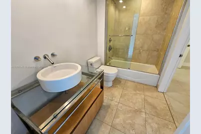 6000 Collins Ave #528, Miami Beach, FL 33140 - Photo 9