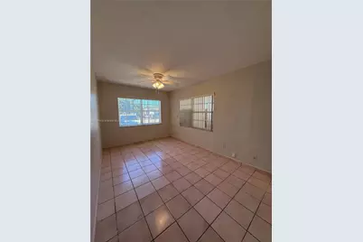 11325 NW 59th Ct, Hialeah, FL 33012 - Photo 11