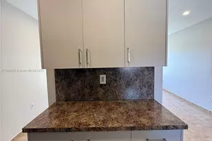 11325 NW 59th Ct, Hialeah, FL 33012 - Photo 17