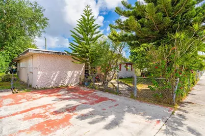1271 NE 211th St, Miami, FL 33179 - Photo 15
