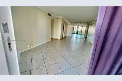 100 Bayview Dr #607, Sunny Isles Beach, FL 33160 - Photo 3