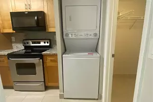 11232 SW 12th St, Pembroke Pines, FL 33025 - Photo 5