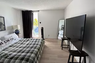 100 Bayview Dr, Sunny Isles Beach, FL 33160 - Photo 17