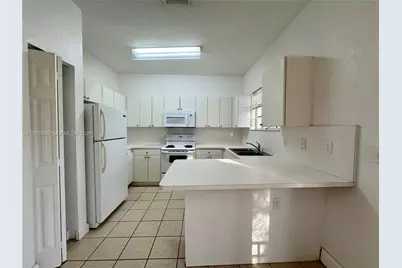 2590 NE 3rd Dr #203, Homestead, FL 33033 - Photo 9