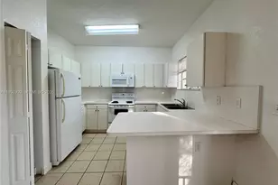 2590 NE 3rd Dr, Homestead, FL 33033 - Photo 9